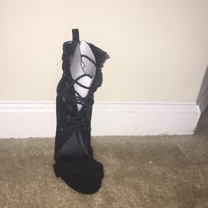 A open toe ankle support top with toe up